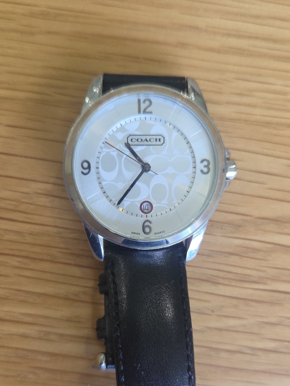COACH Classic Women's Black Leather Strap Watch – White Signature Dial